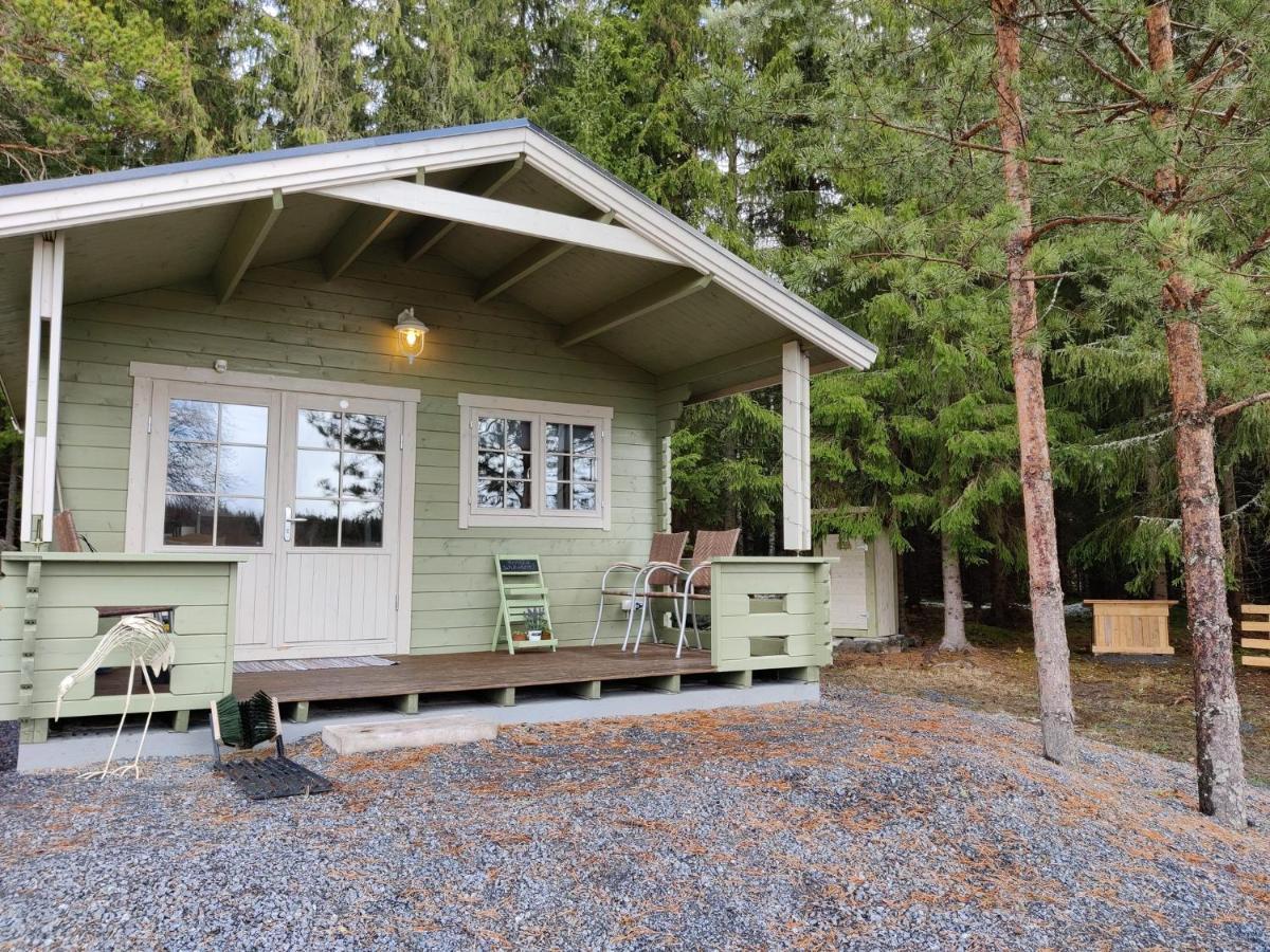 Готель Satukurki-Vierasmaja - Simple And Cute Cabin Састамала Екстер'єр фото